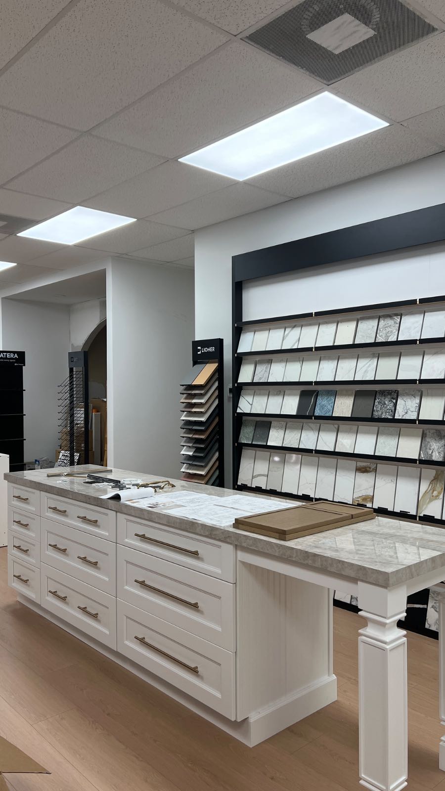 Family Kitchen Cabinetry 