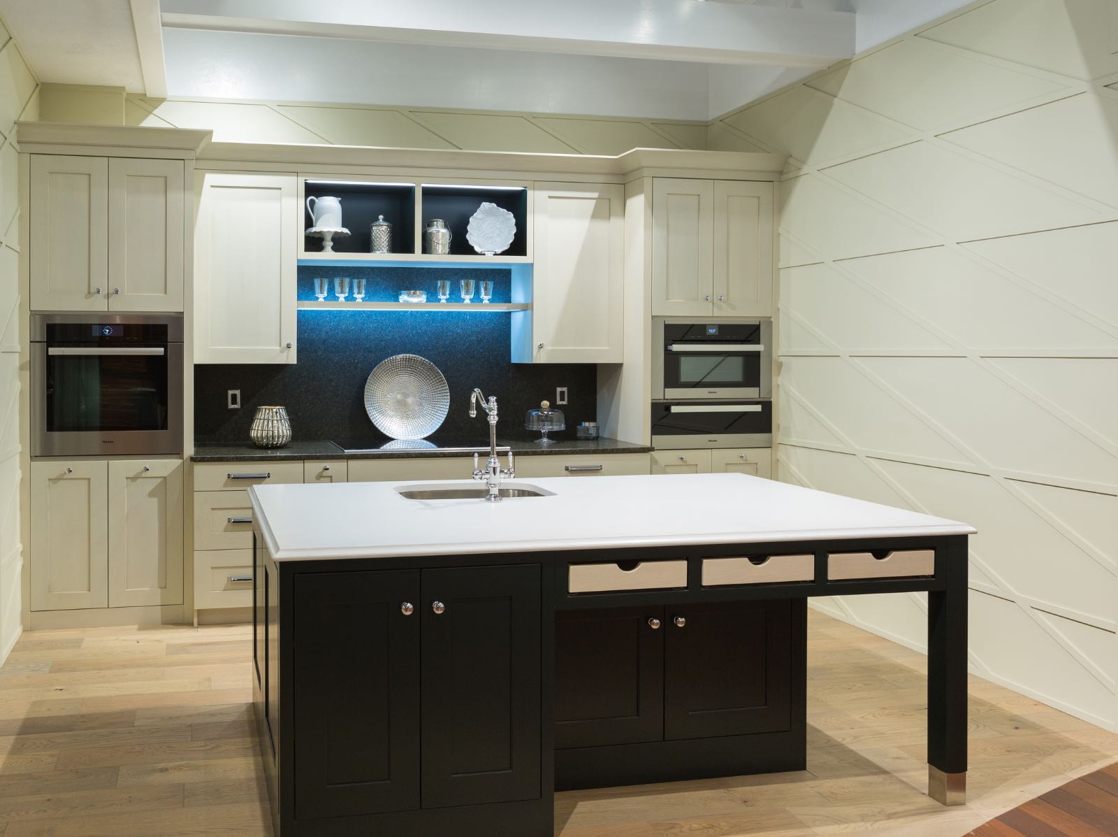 Main Street at Botellos