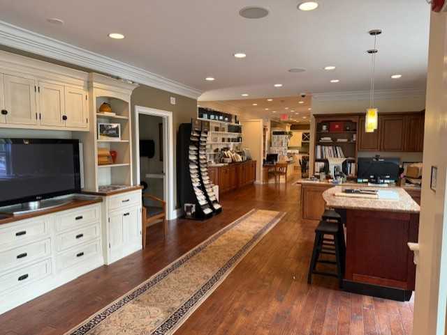 Muir Kitchen and Bath Showroom - Bedford