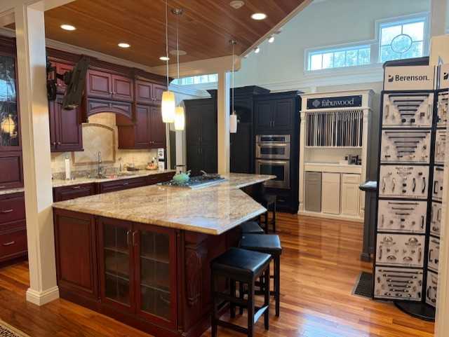 Muir Kitchen and Bath Showroom - Bedford