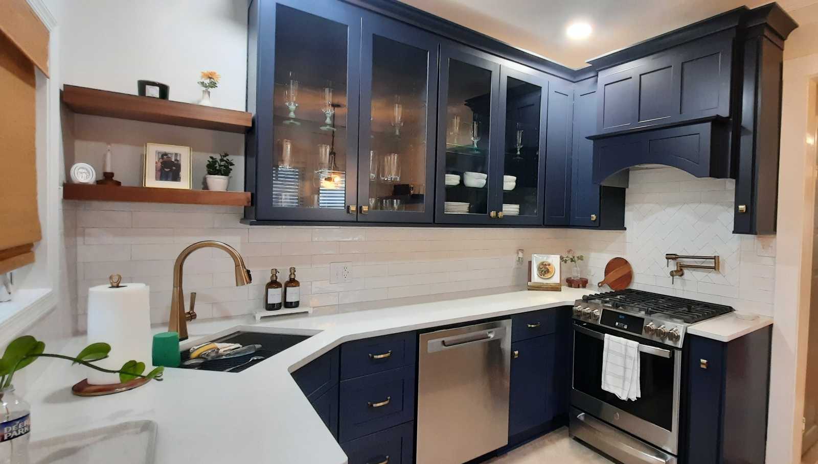 Fashion Floors & Cabinets