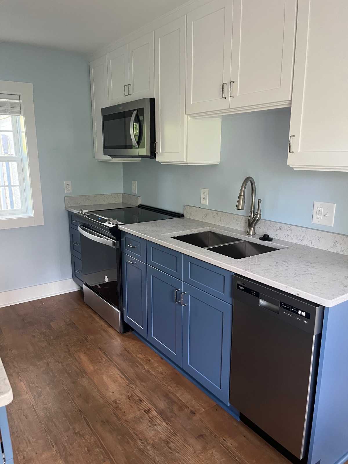 Fashion Floors & Cabinets