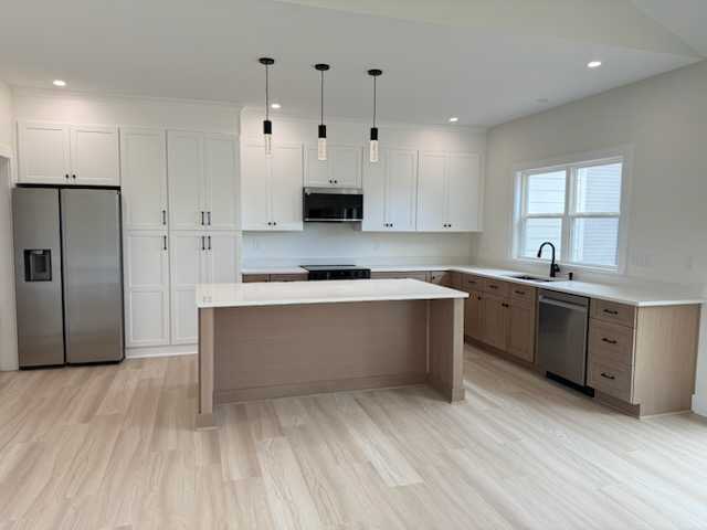 Fashion Floors & Cabinets