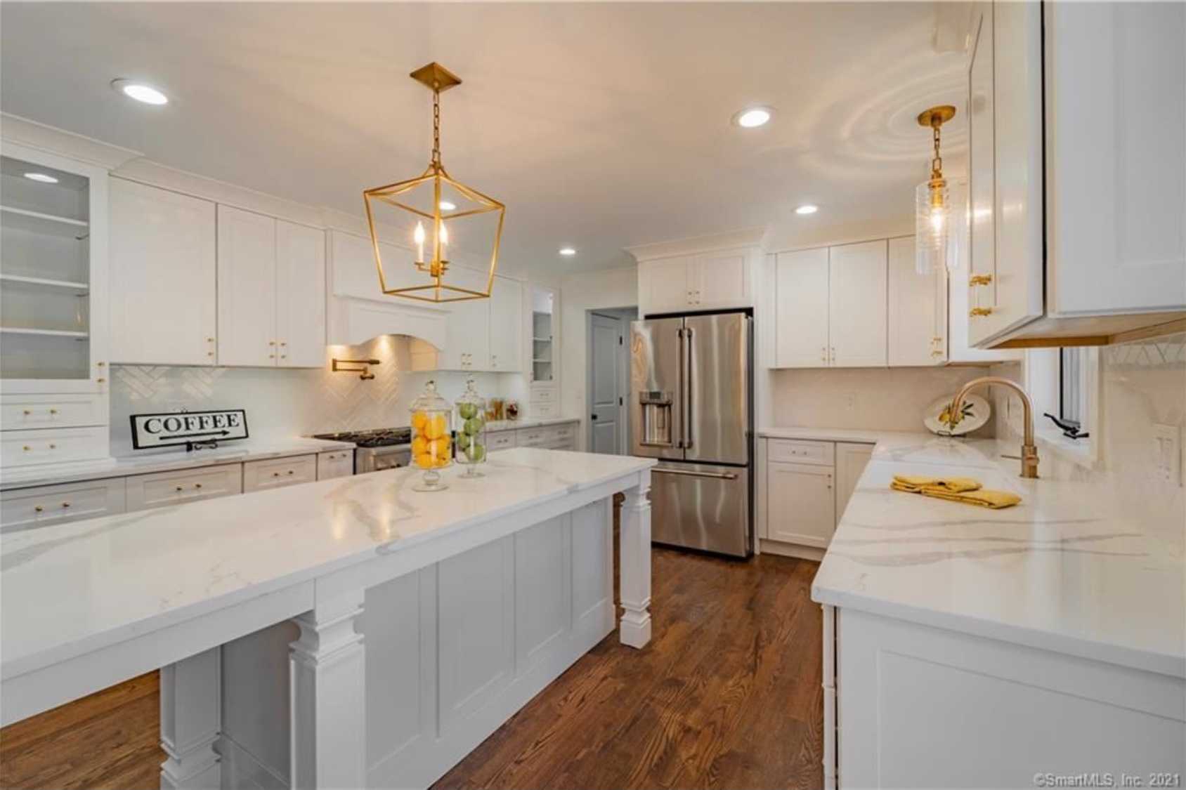 M&R kitchens and baths